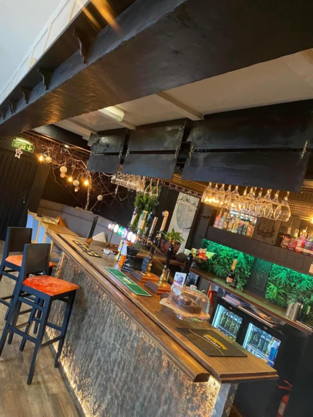 米勒姆 The Bear On The Square酒店 外观 照片