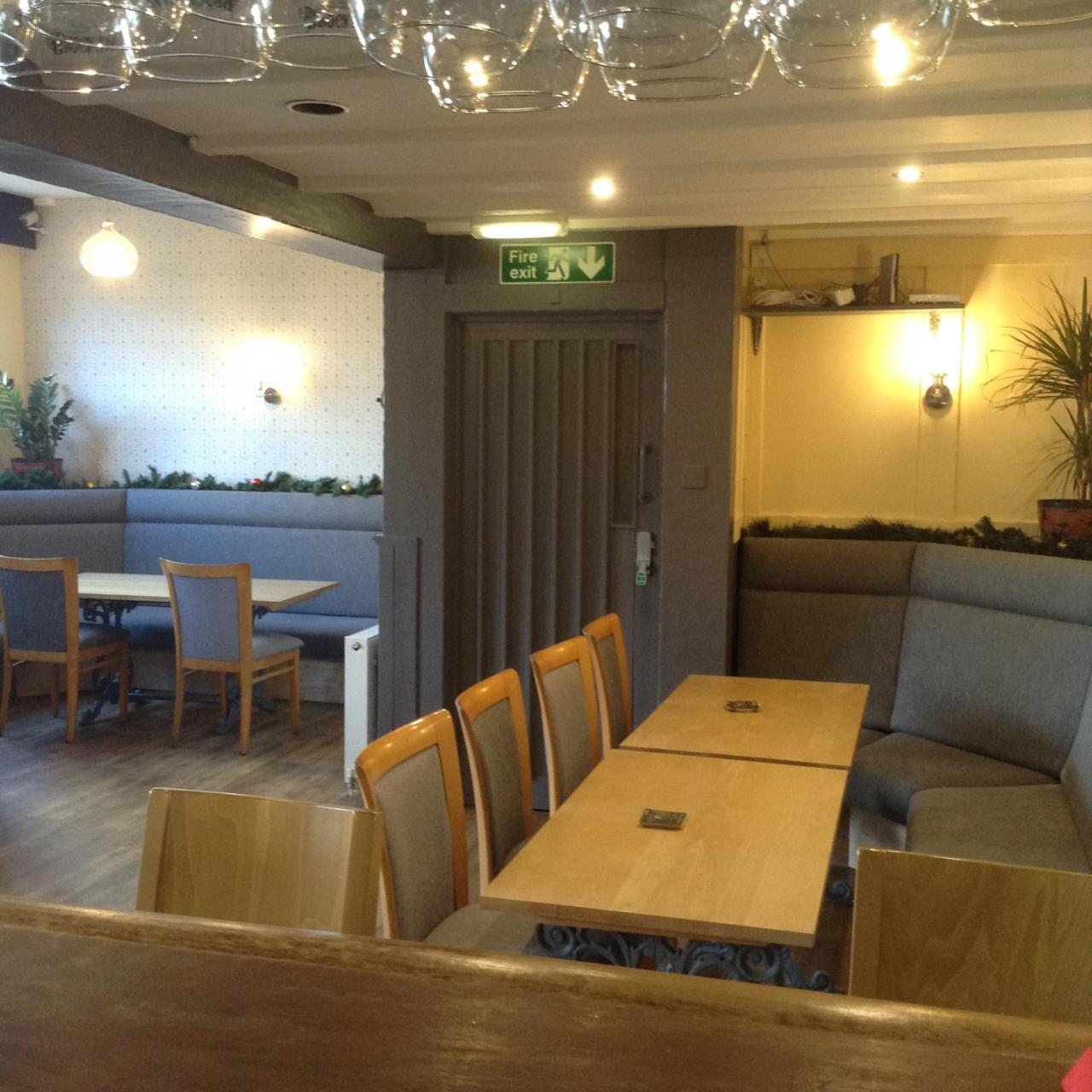 米勒姆 The Bear On The Square酒店 外观 照片